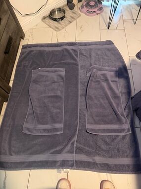 indulge Plush Charcoal Gray Bath Towel